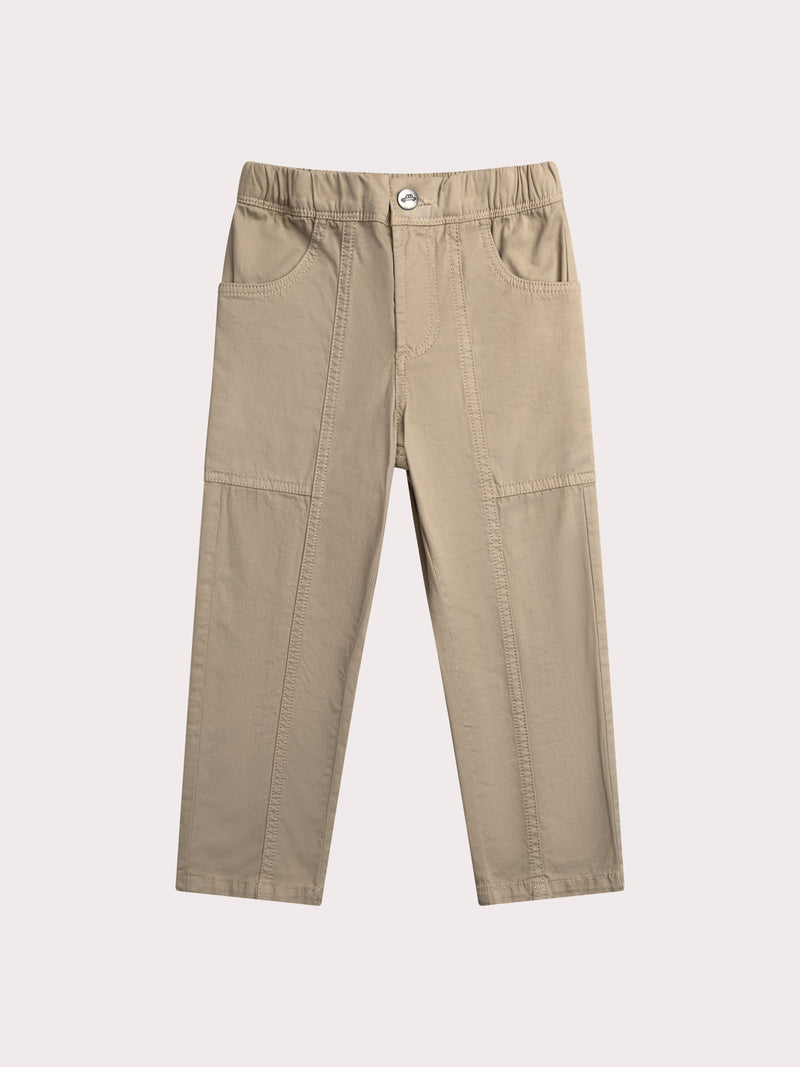 Pantalones beiges con bolsillos de fantasía