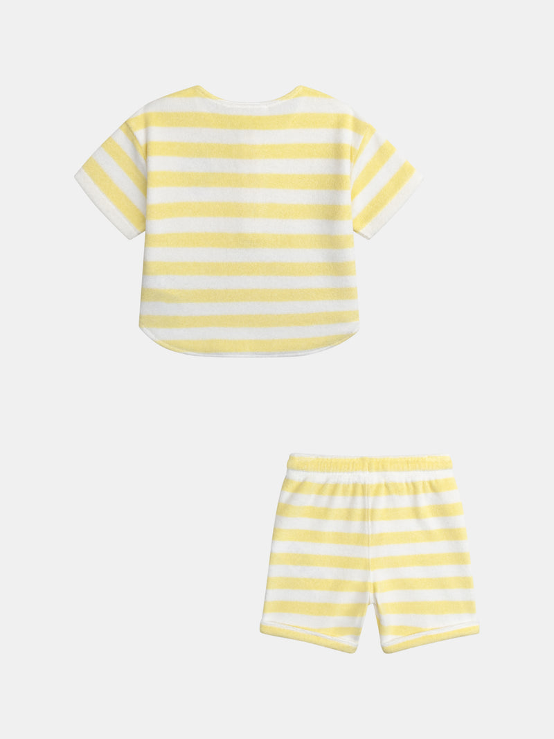 Conjunto de camiseta y pantalones cortos a rayas amarillas para bebé niño