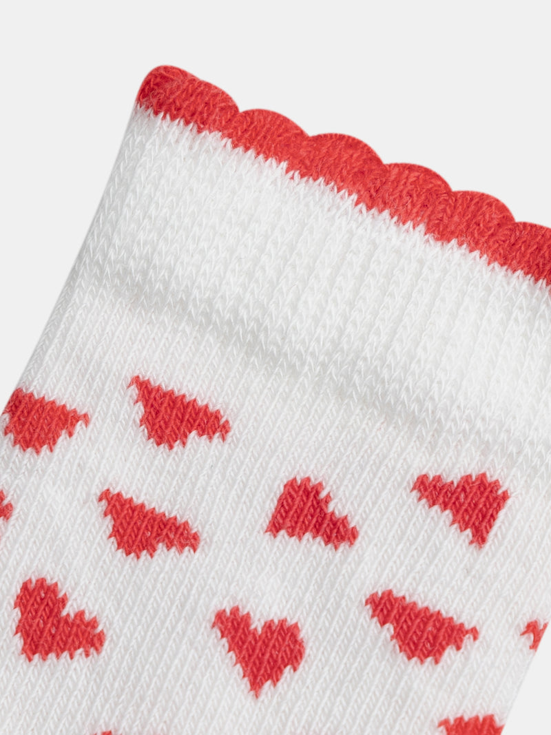Calcetines ecru con corazones rojos para niñas