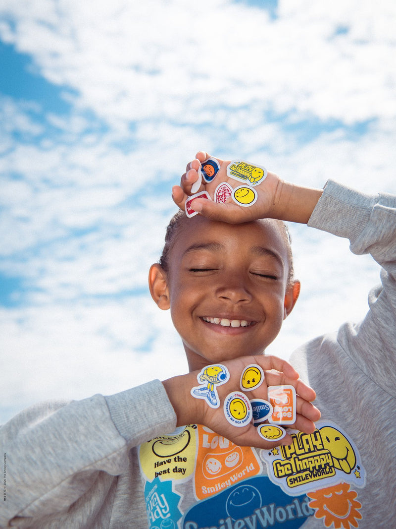 Sudadera gris jaspeada con estampado SMILEYWORLD para niño