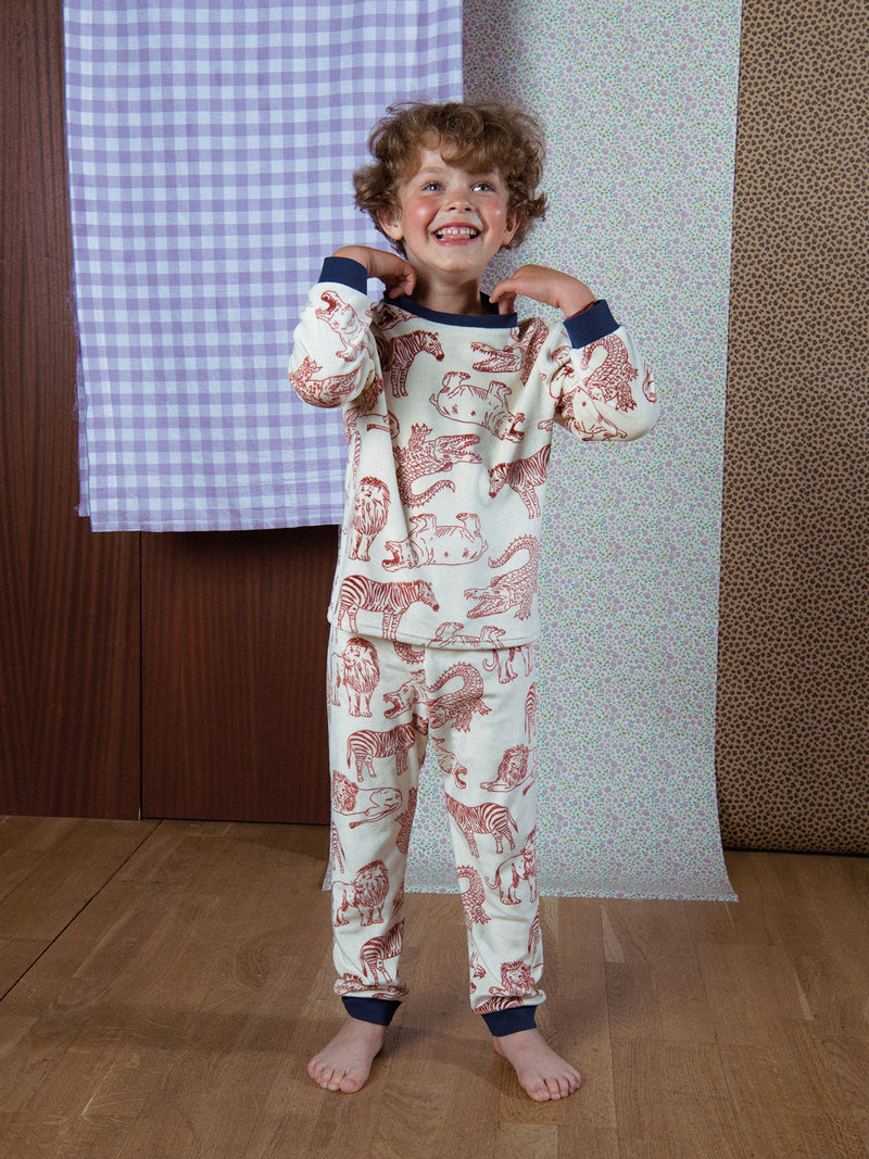 Pijama de 2 piezas de terciopelo elástico con impresión integral de savana para niño