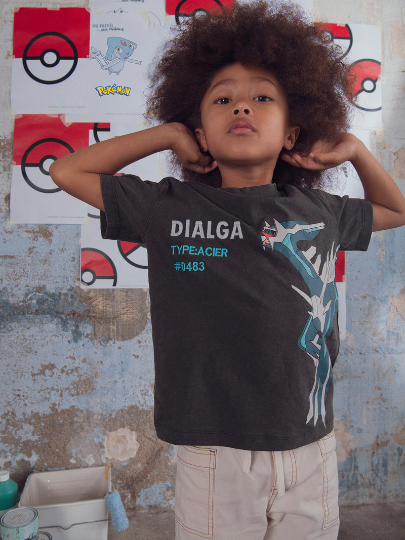 Camiseta gris con animación de Pokémon Dialga