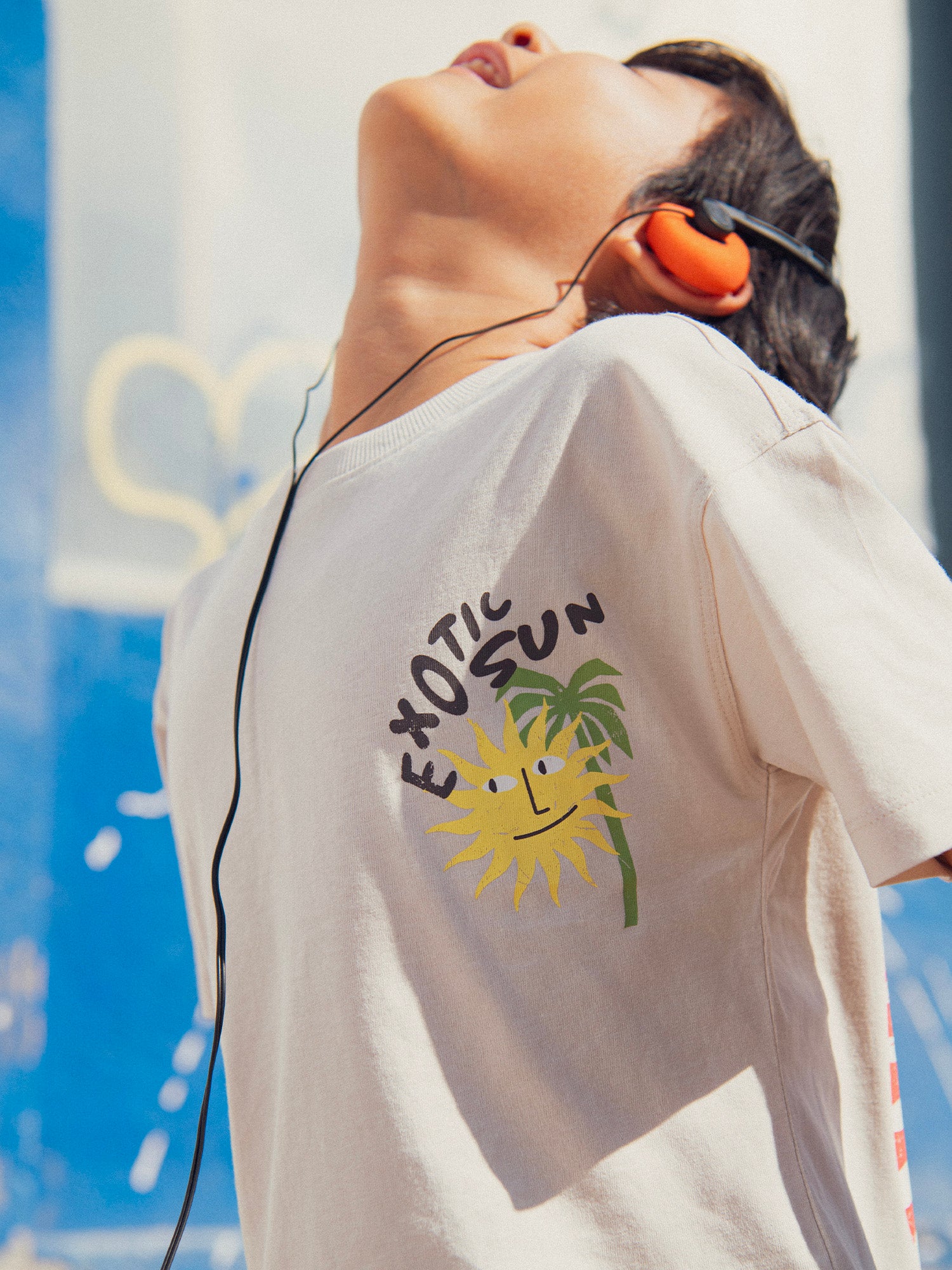 Camiseta beige con animación de "Exotic Sun" para niño