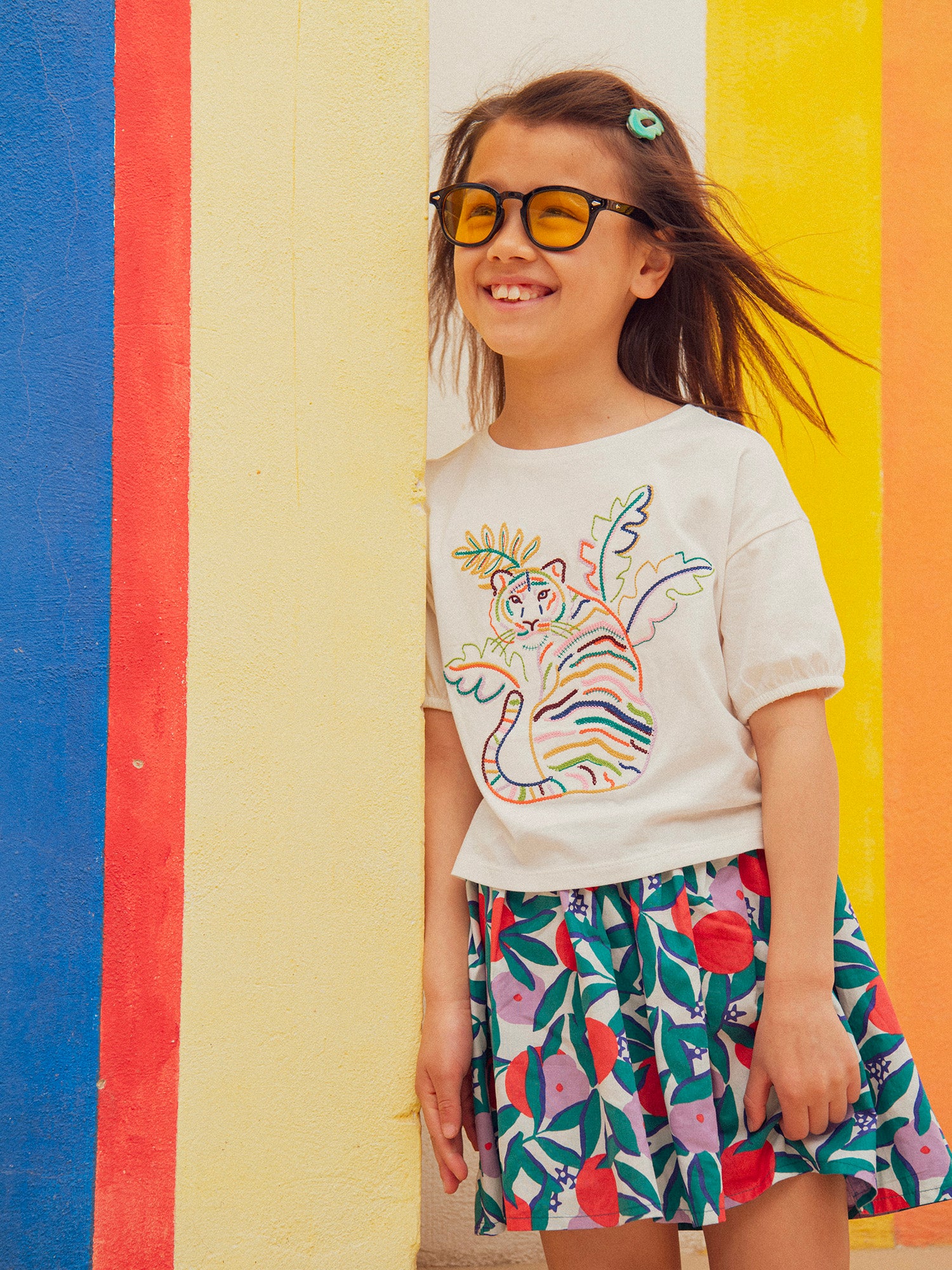 T-shirt ecru con bordado de tigre para chicas