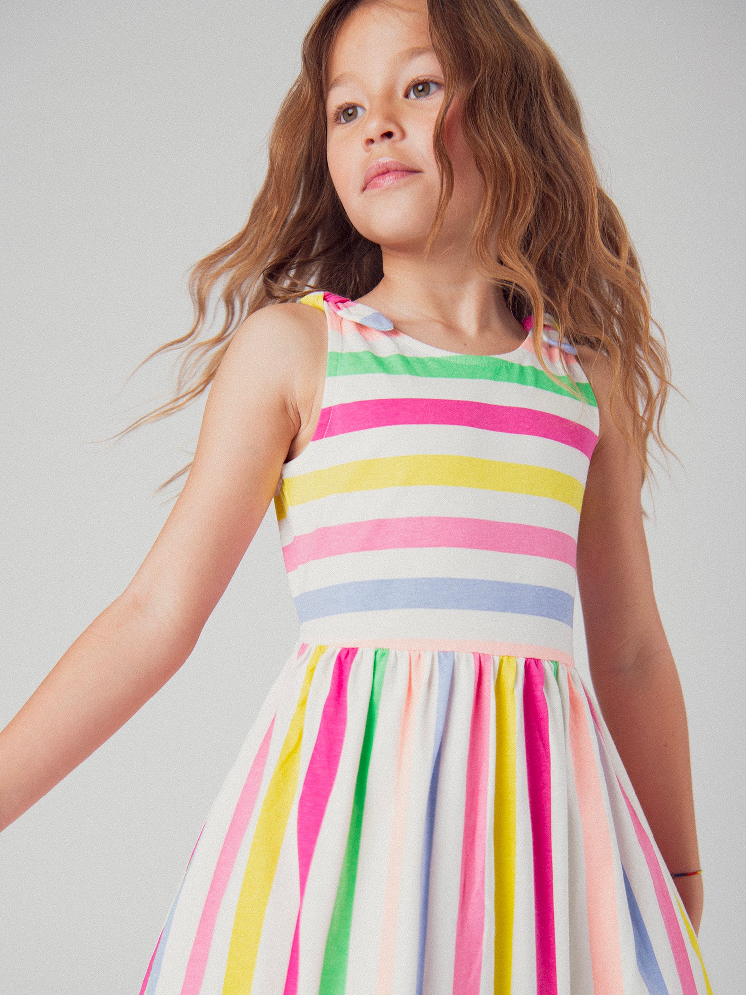 Robe à bretelles imprimé rayures multicolores pour fille