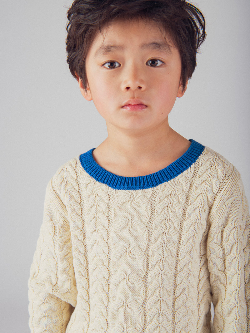 Suéter Beige con Detalles Azules para Niños