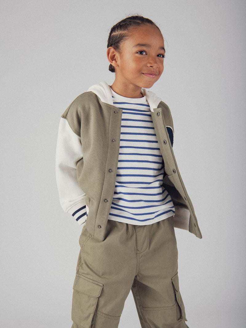 Pantalones cargo kaki para niño