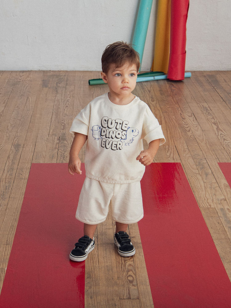 Conjunto de camiseta y shorts "Cute Dinos" para niño