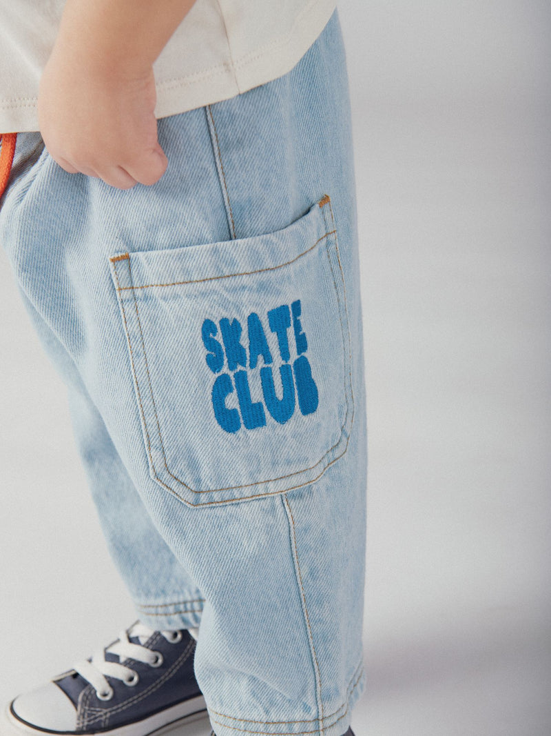 Pantalón de denim claro con cordón "Skate Party" para bebé niño