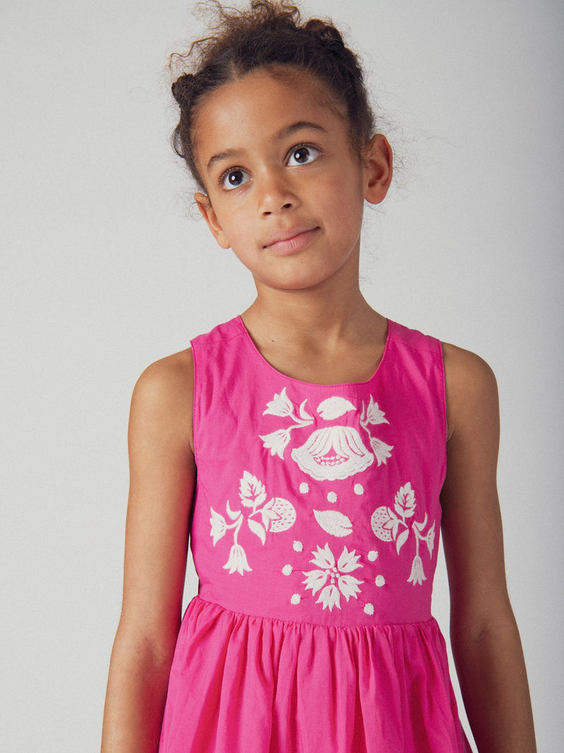 Vestido rosa con bordados de flores para chicas