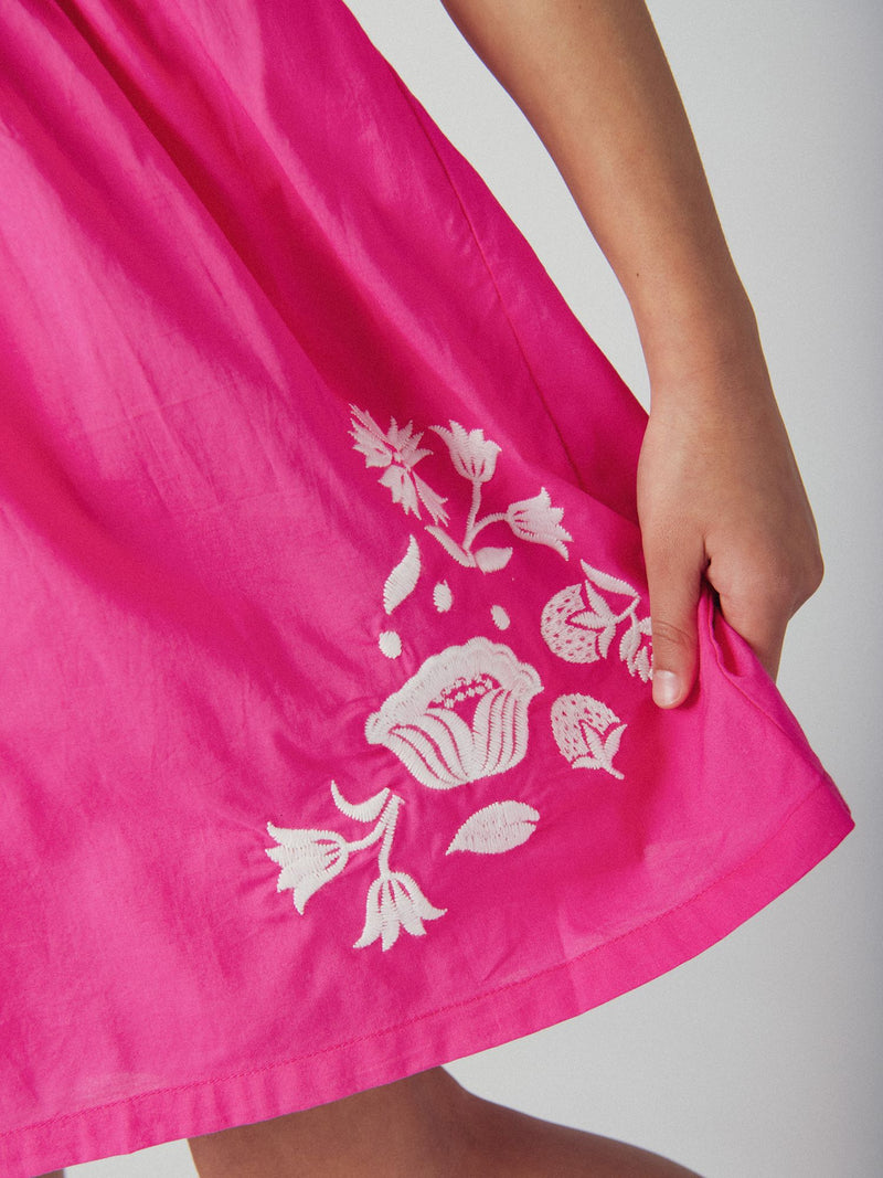 Vestido rosa con bordados de flores para chicas