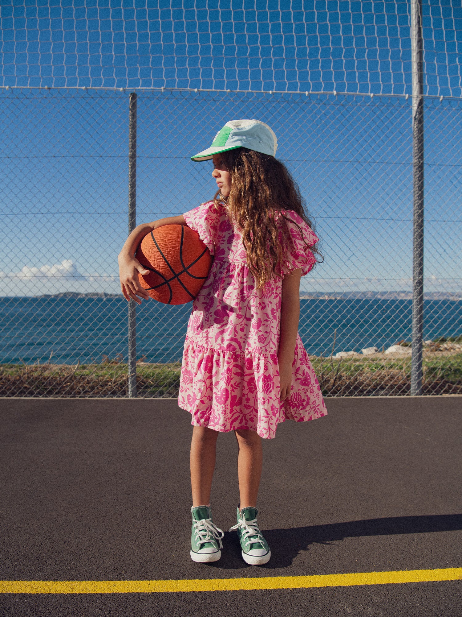 Vestido rosa con estampado floral para niñas