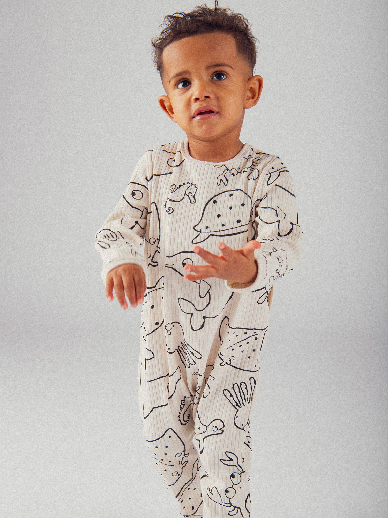 Grenouillère écrue avec imprimé intégral "Animaux Marins" pour bébé garçon