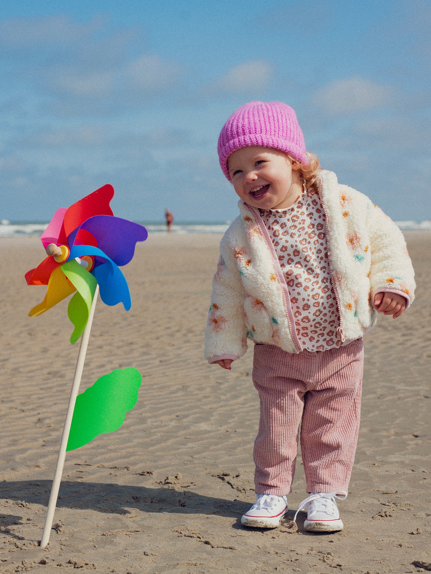Gorro púrpura con brillos para bebé niña