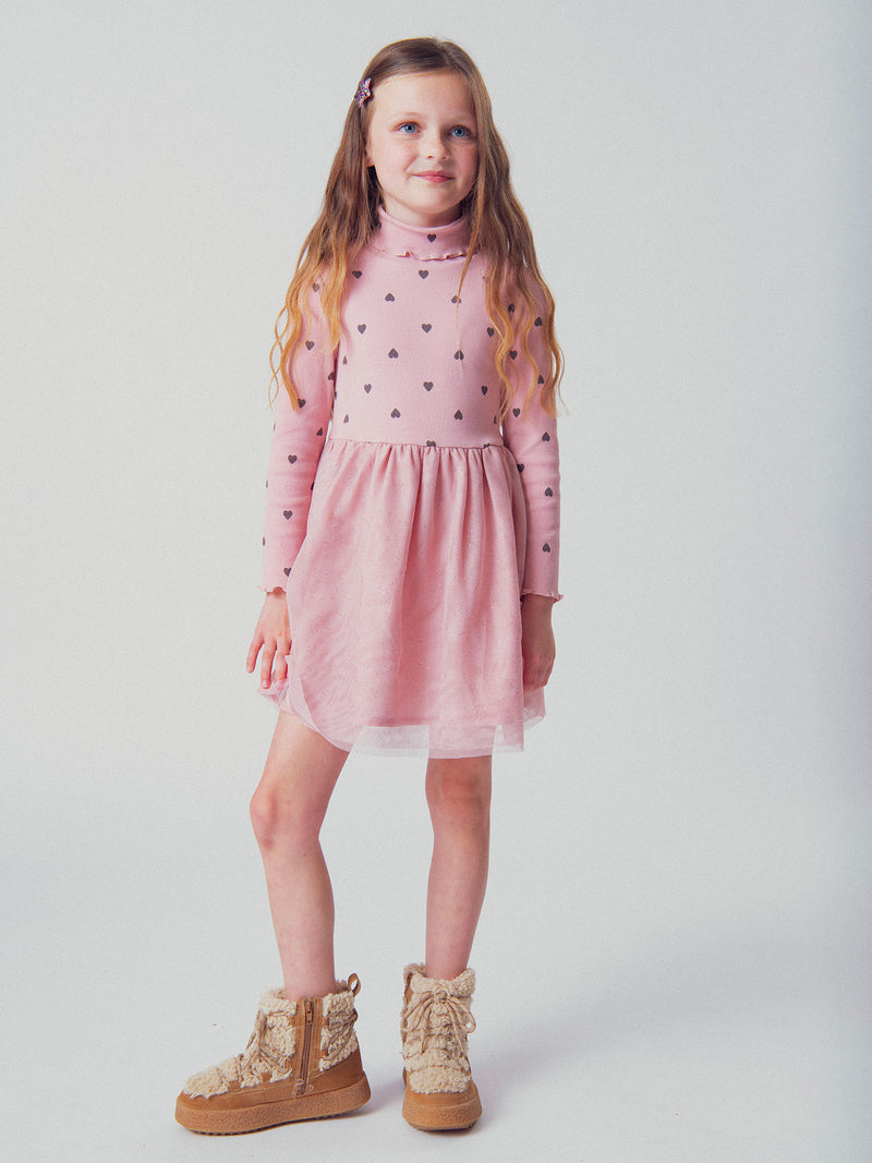 Vestido rosa bimaterial con estampado de corazones