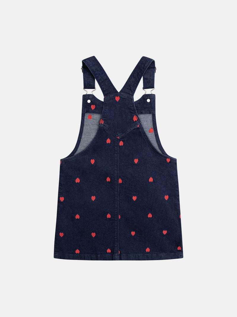 Vestido-salopette azul de denim con bordados de corazón para niña