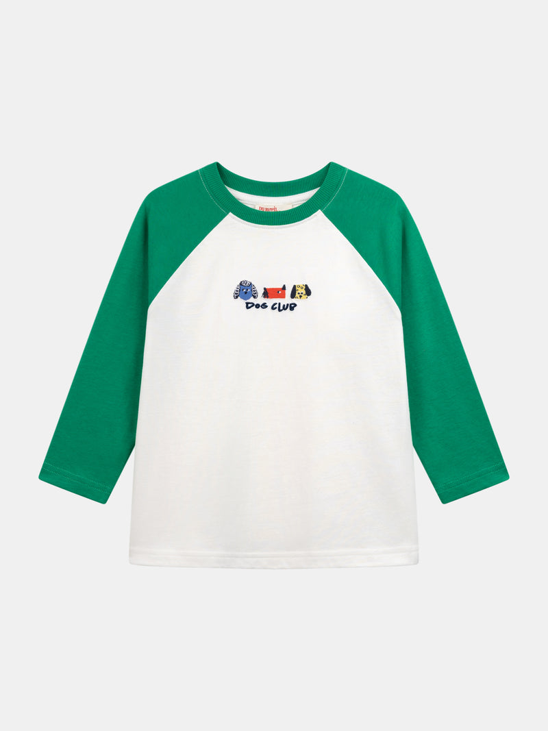Camiseta larga crema con mangas verdes bordadas con cabezas de perros para niño