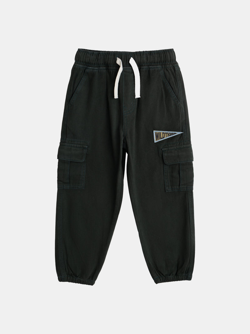 Pantalon vert à poches pour garçon