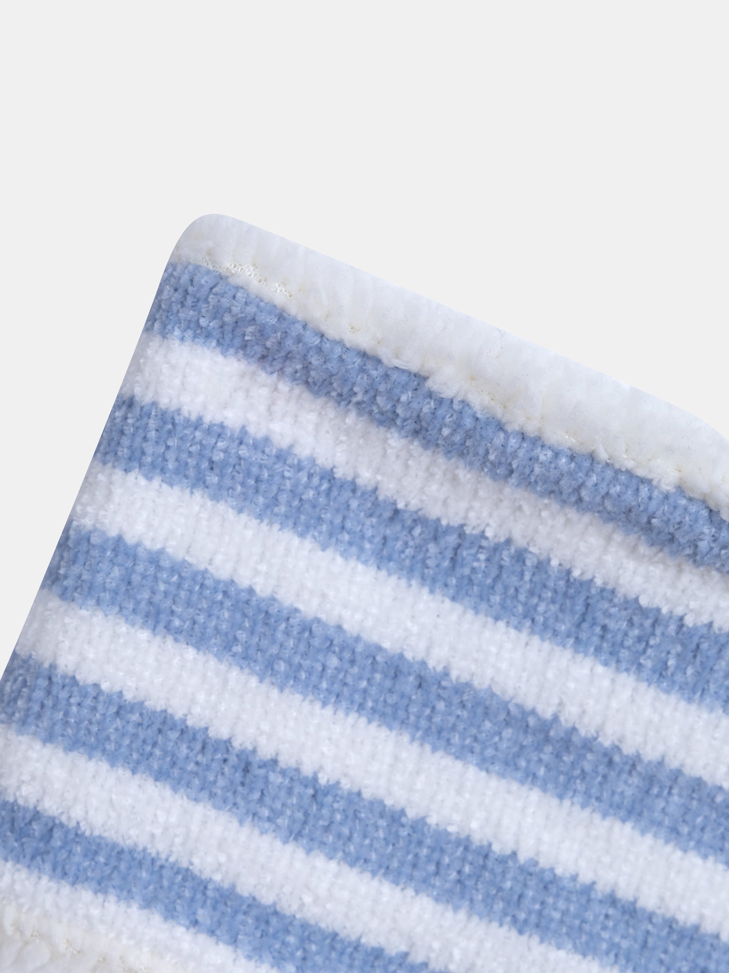 tmp/74793746682/files/a457414b-42e4-4242-9feb-01710dbf8f8c/26WI10C1SNO_001_12c9db96b8-296e-4076-844f-965ca6d6b852.jpg