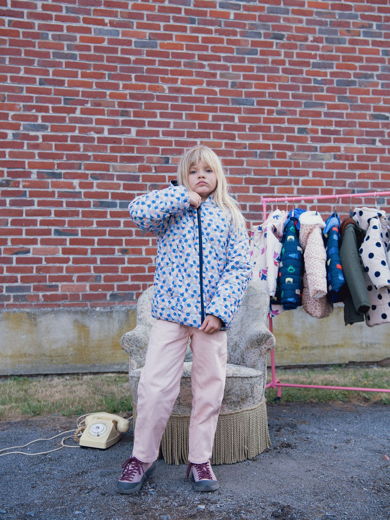Chaqueta acolchada reversible con estampado de lunares para niñas