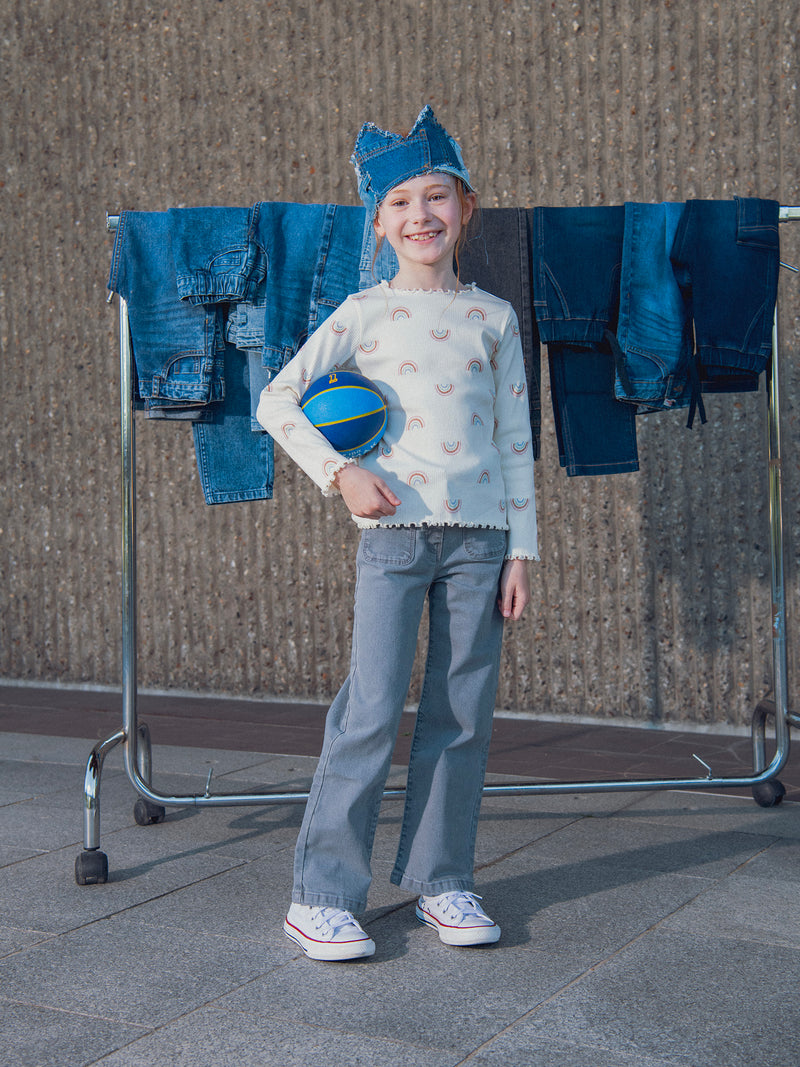 Jean de denim gris con bolsillos para niña