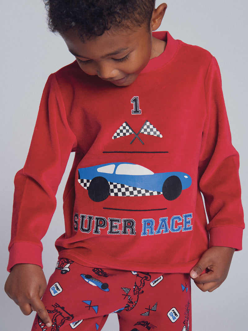 Pijama de 2 piezas de terciopelo con estampado de coche de carreras para niño