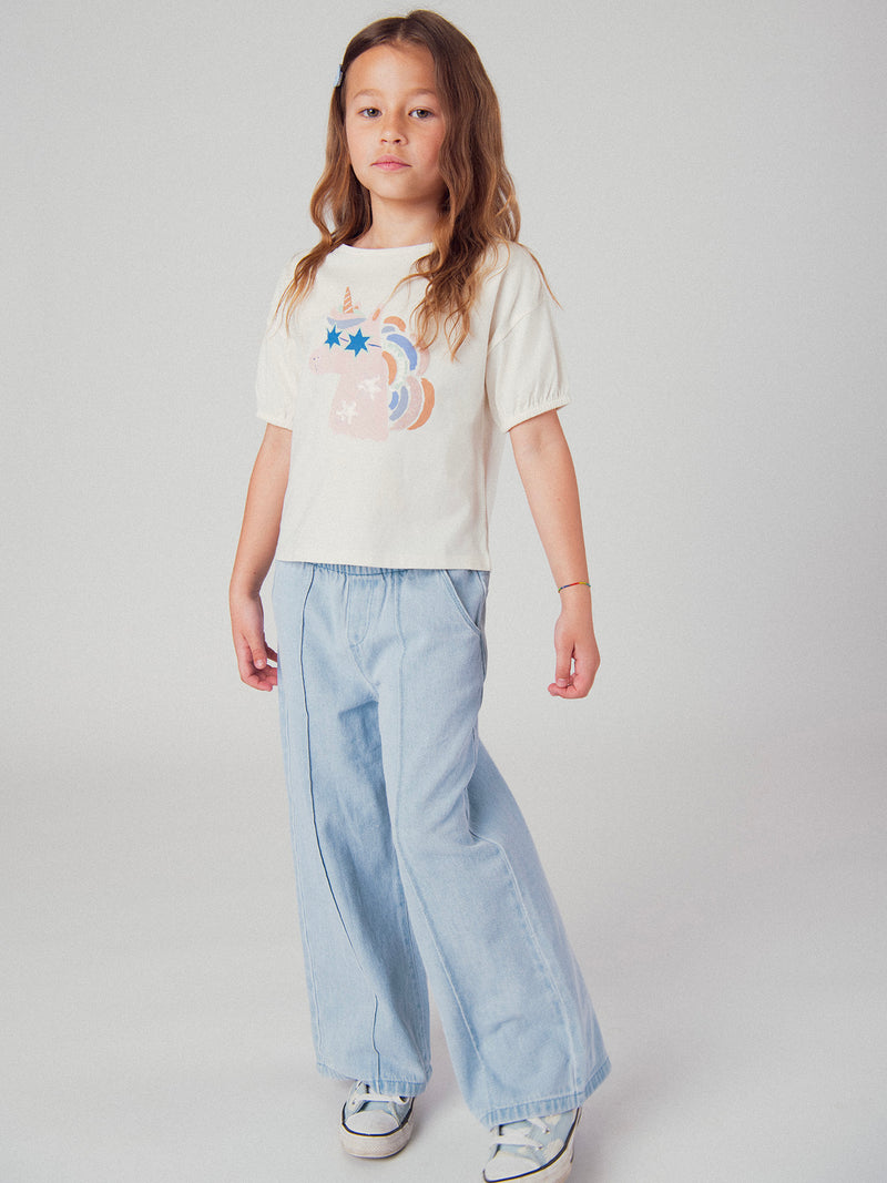 Pantalones de denim azul claro con bolsillos para niña
