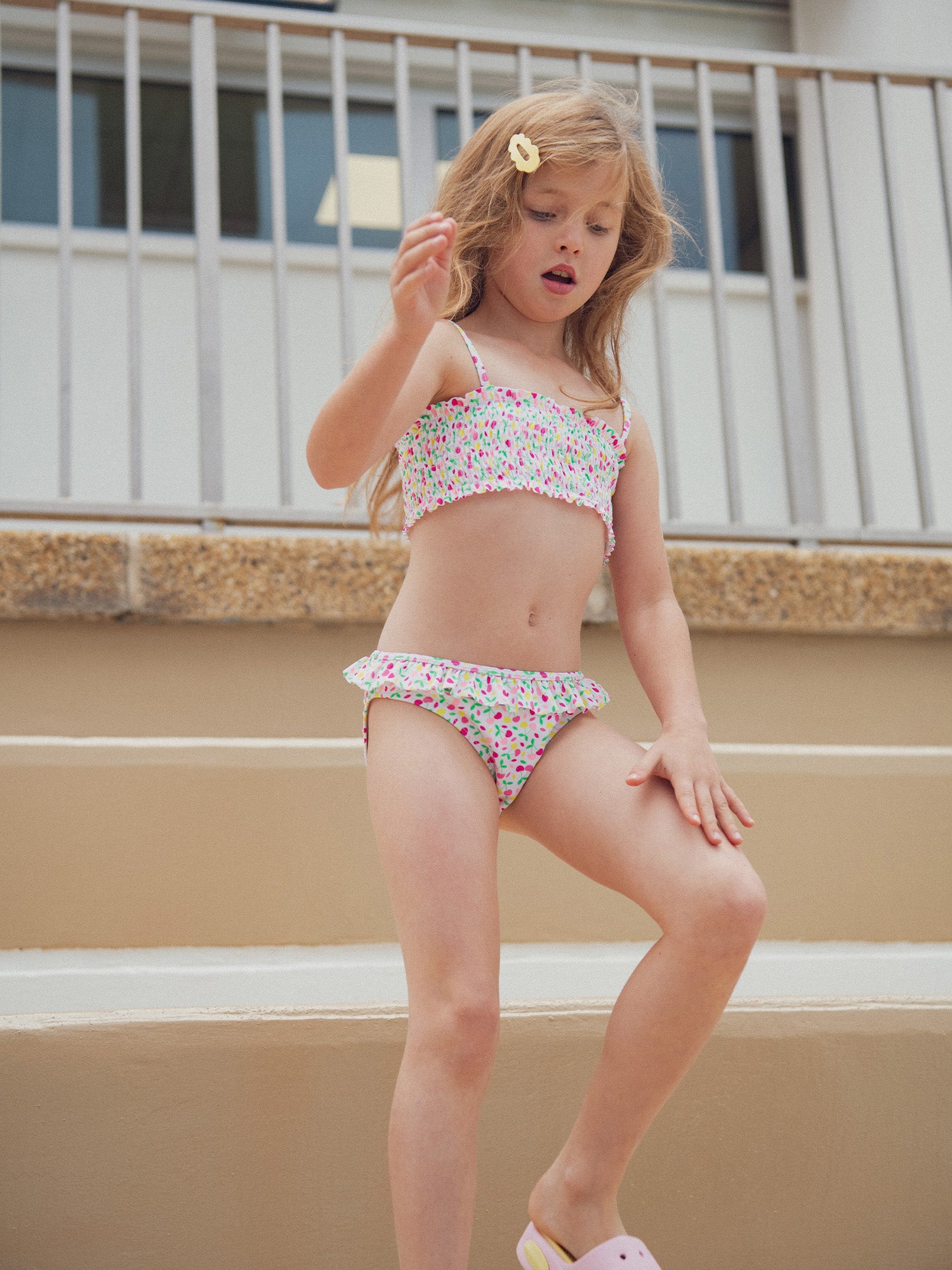 Maillot de bain 2 pièces écru imprimé cerises pour fille