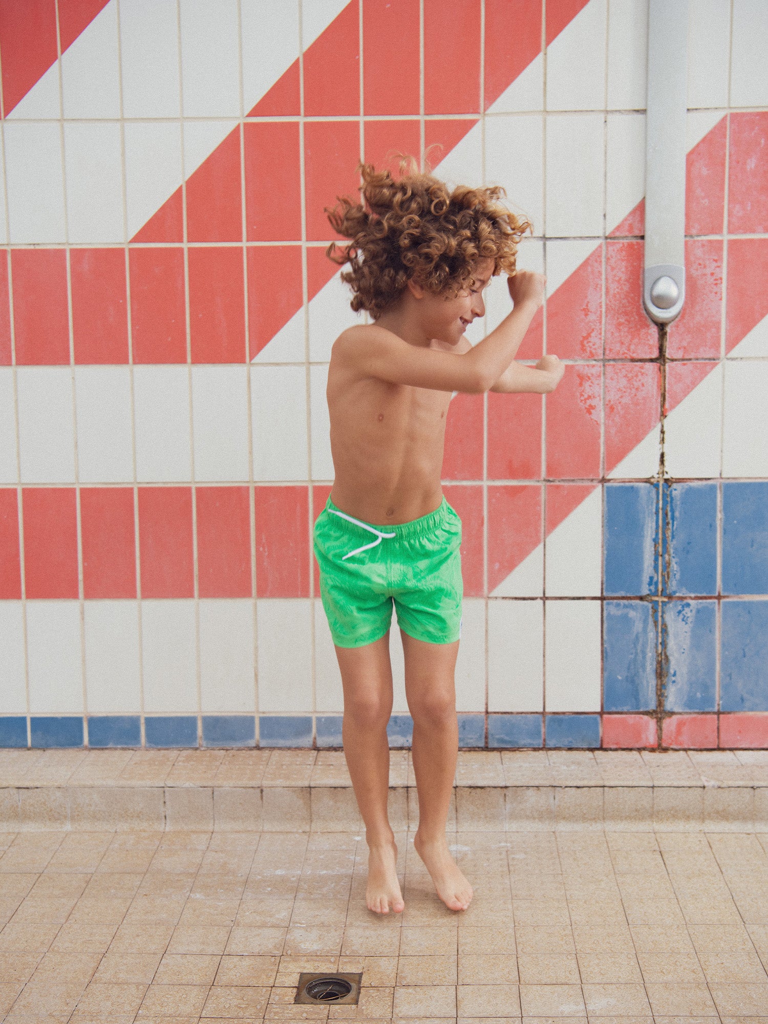 Short de baño impreso reactivo al agua para niños