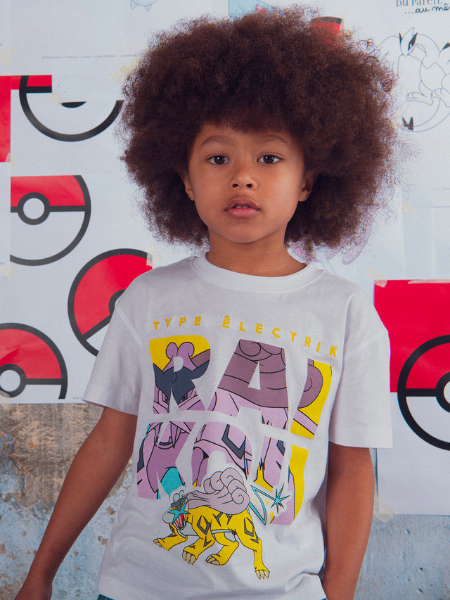Camiseta blanca con animación de Pokémon Raikou