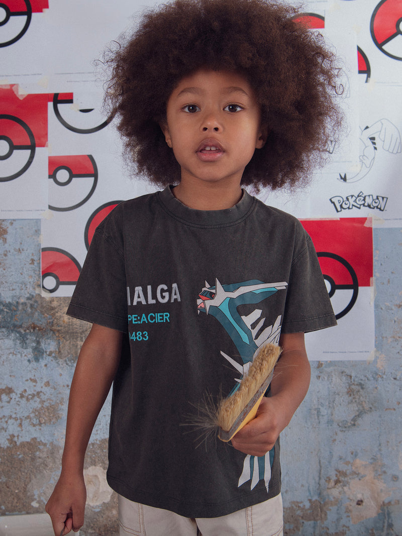 Camiseta gris con animación de Pokémon Dialga