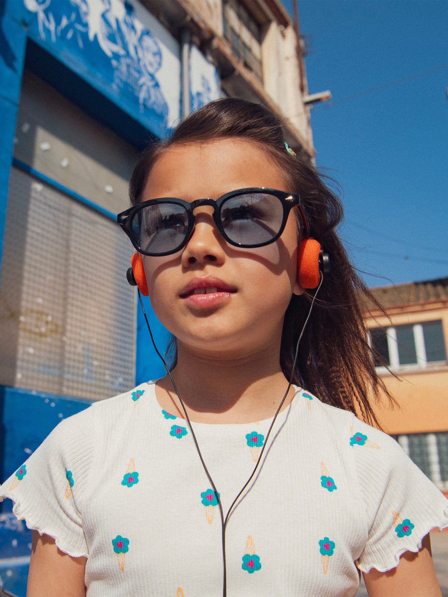 Camiseta de algodón ecru con estampado de flores de hielo para niña