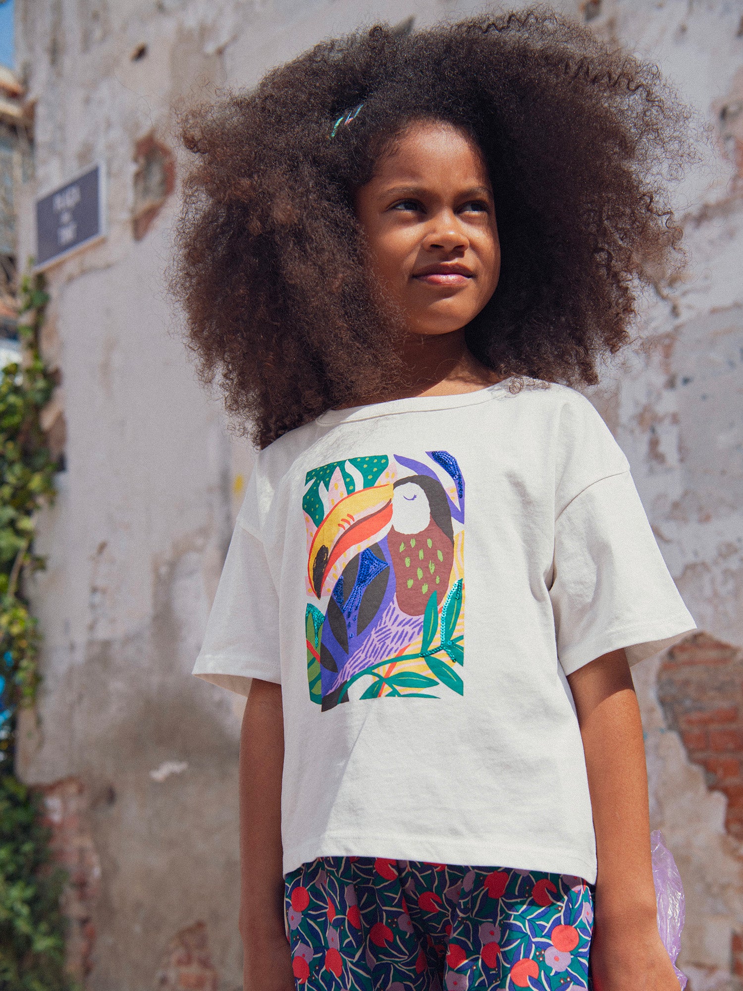 T-shirt ecru con animación de tucán para niñas