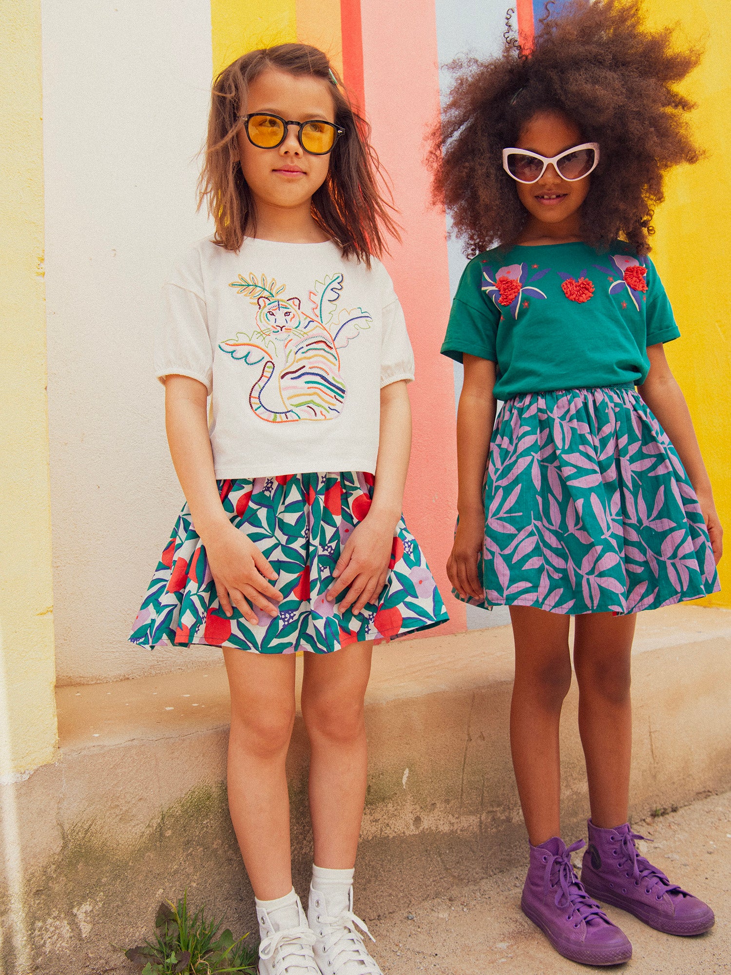 Falda reversible con estampado floral para niña