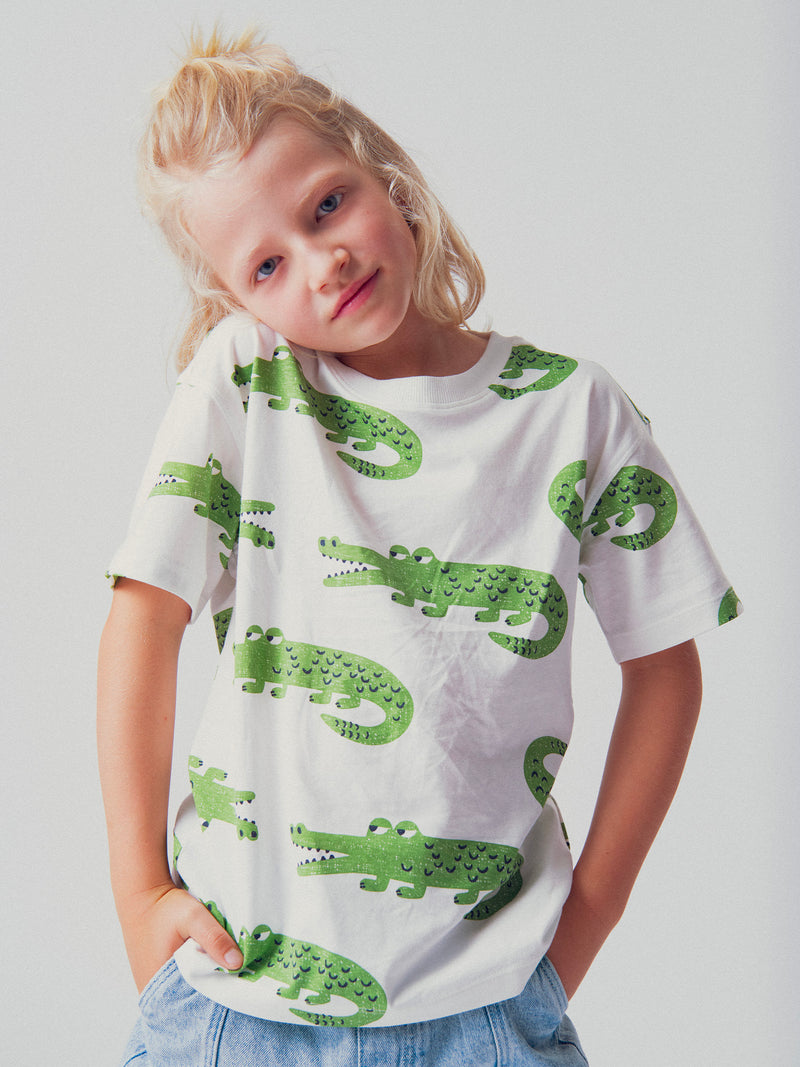 Camiseta de mangas cortas ecru con estampado de cocodrilos para niños