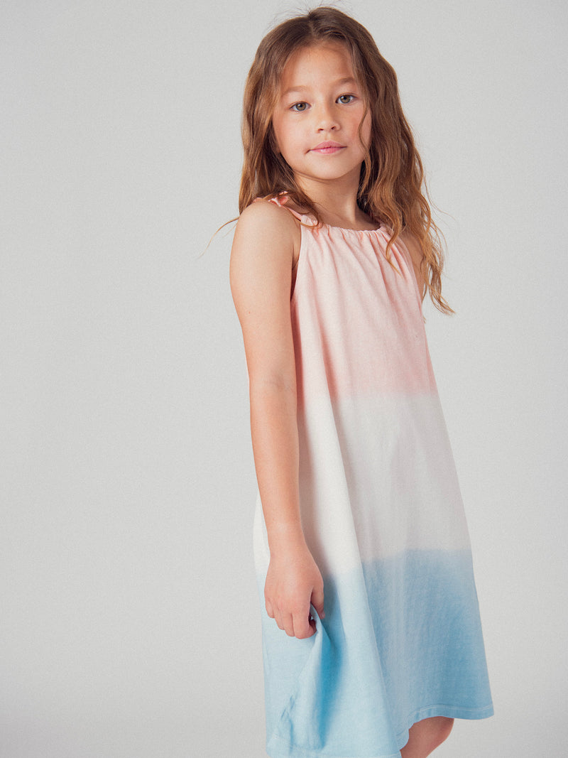 Vestido de tirantes con estampado tie and dye para niña