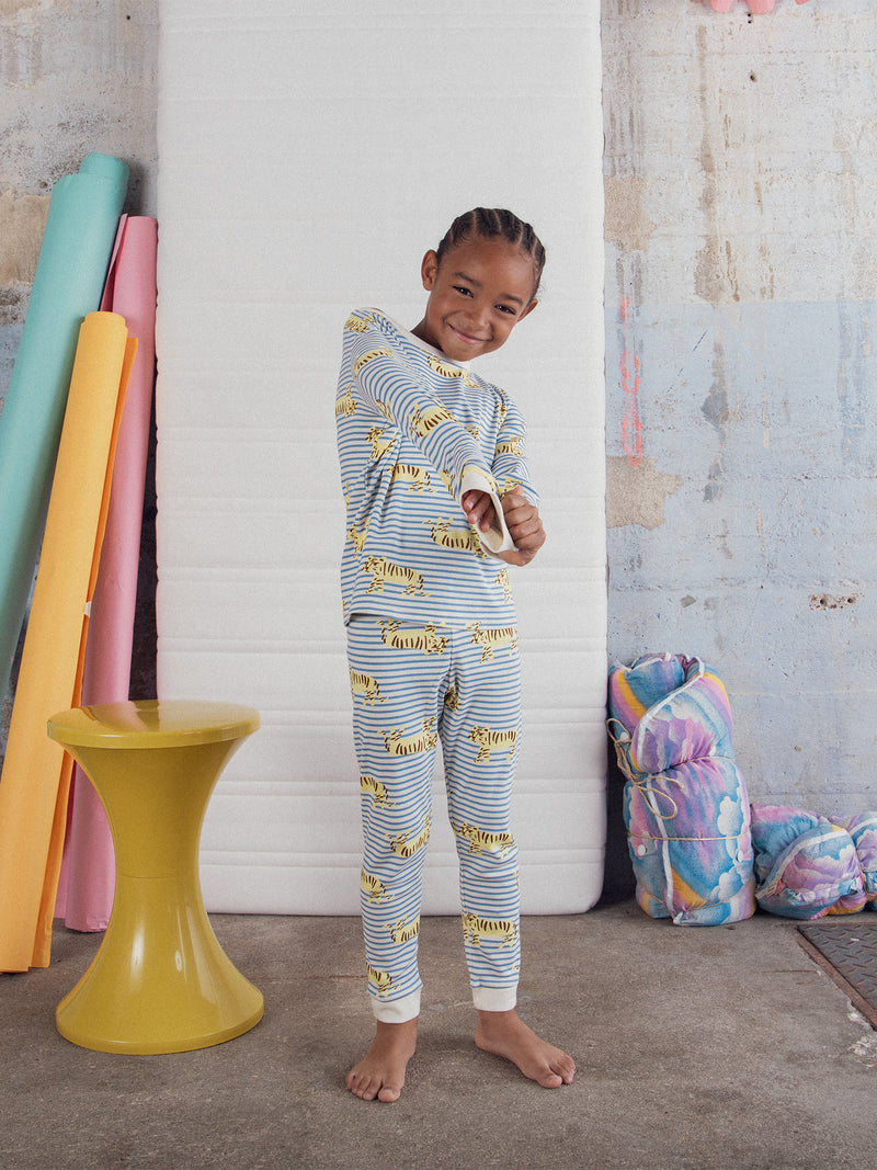 Pijama rayado con imagen integral de tigre para niño