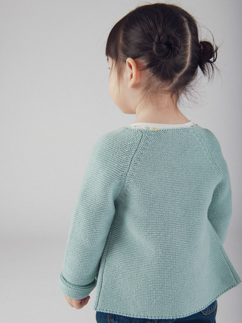 Cardigan de tricot azul powder para bebé niña