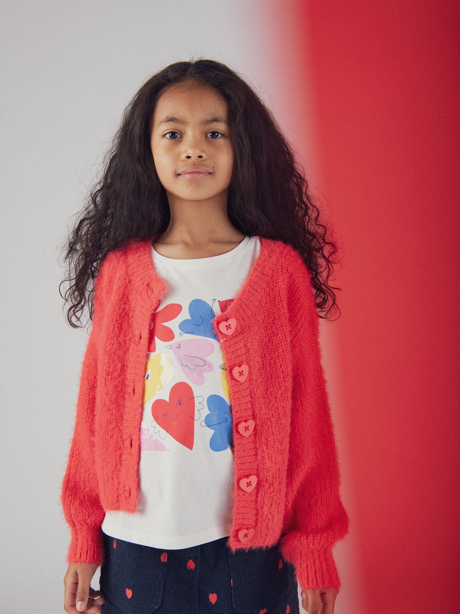 Cardigan rouge boutons cœur pour fille