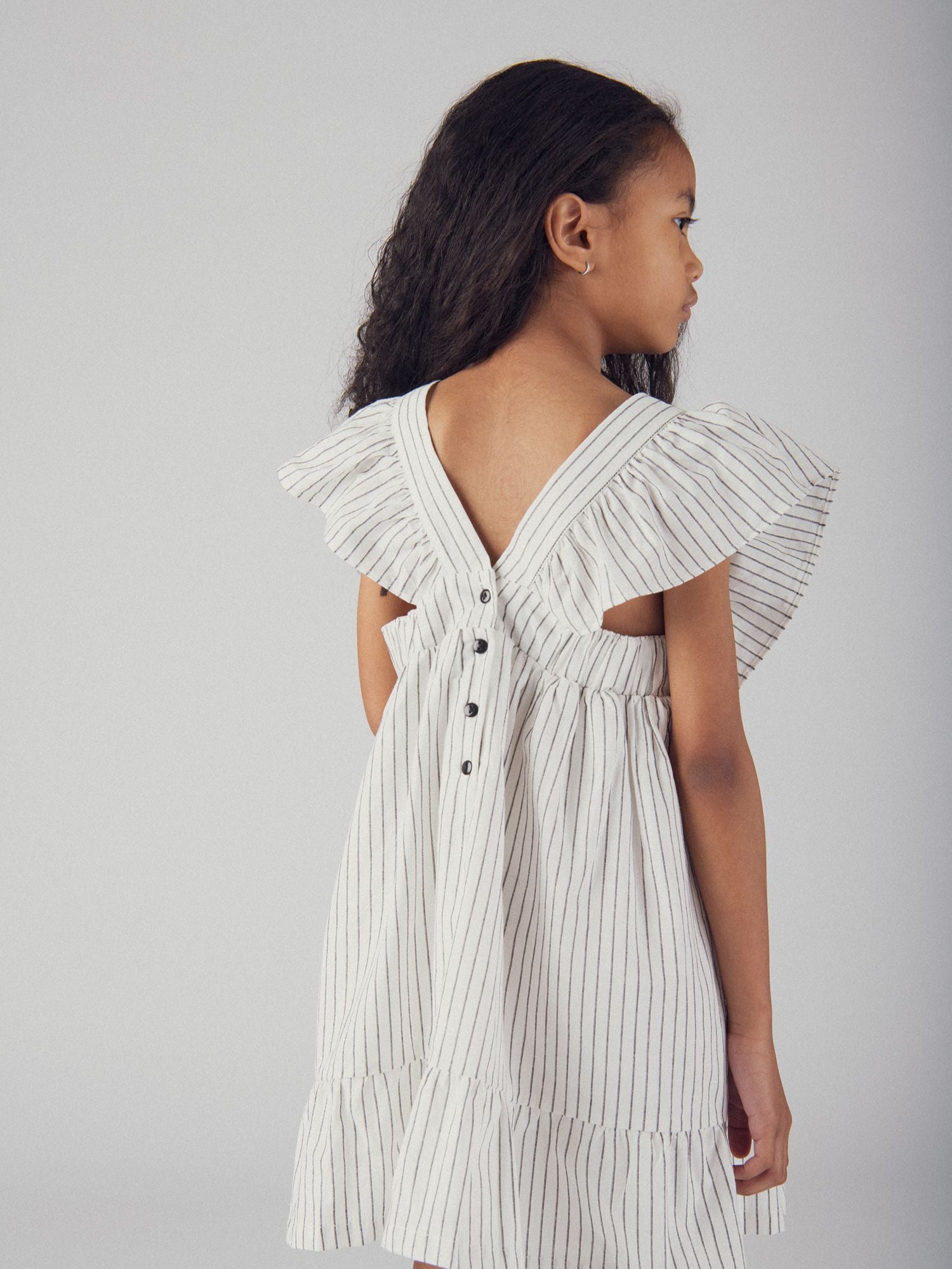 Robe écrue à broderies fleurs pour fille