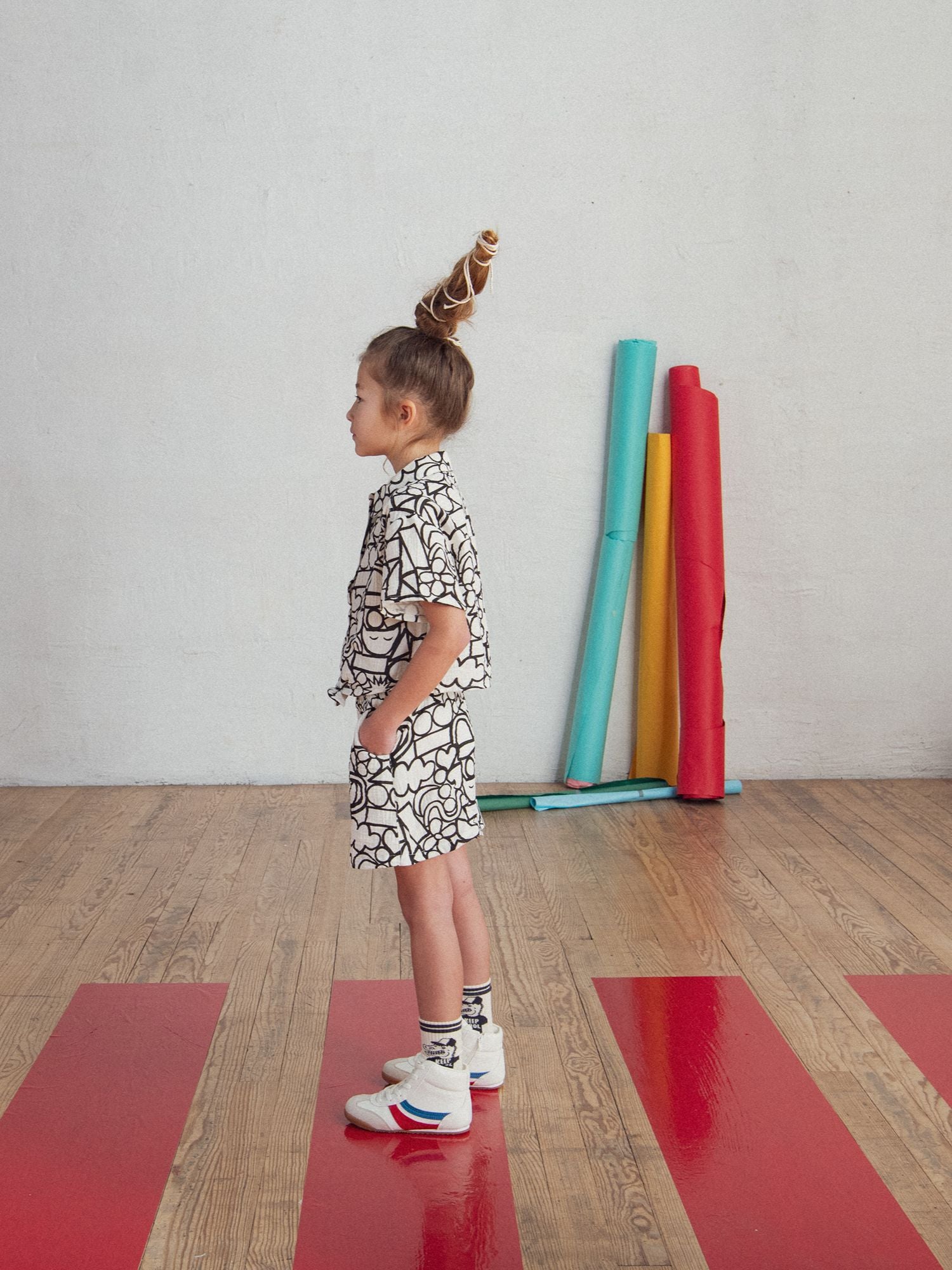 Short écru à imprimé graphique pour fille