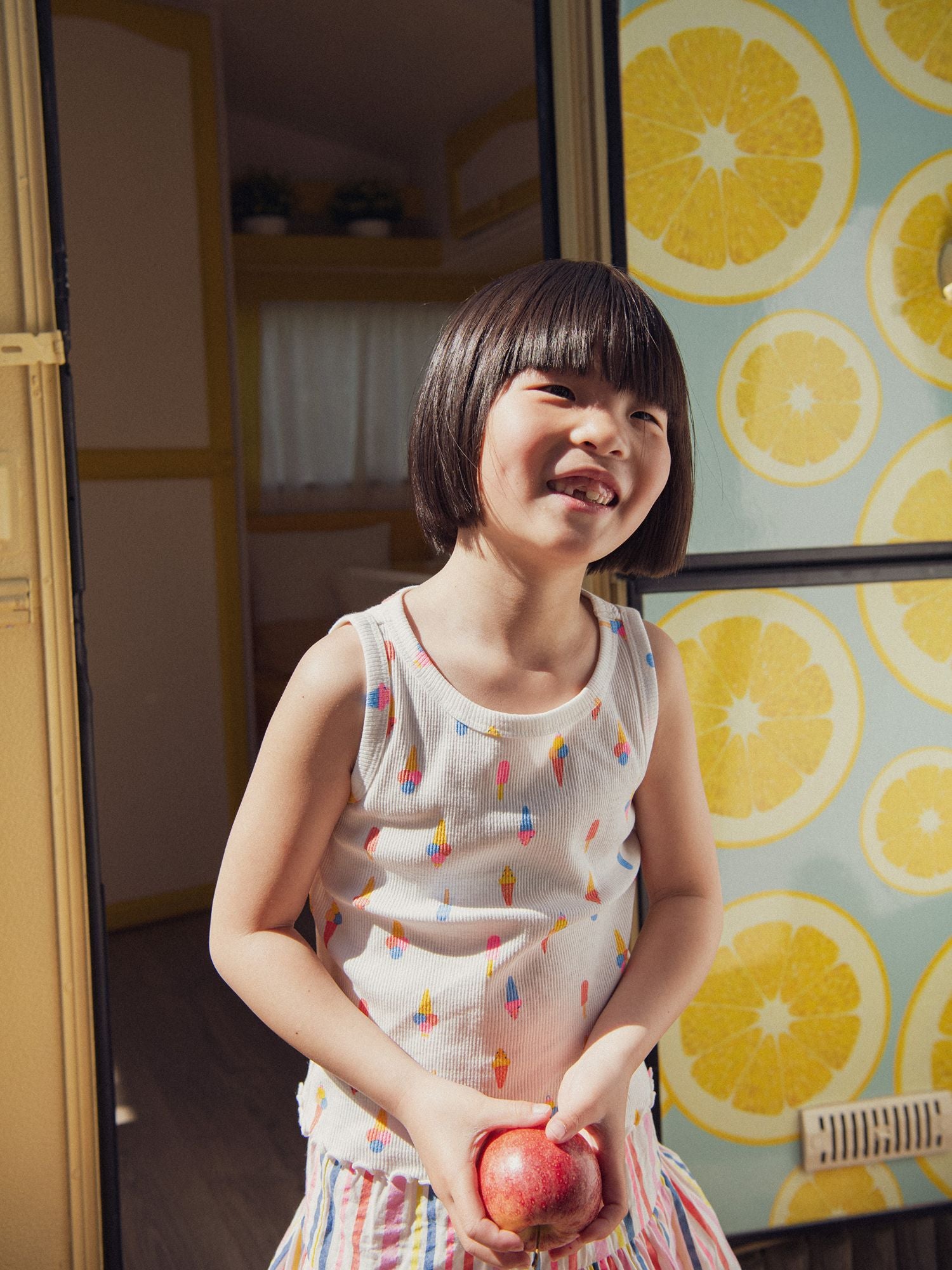 Top de canalé ecru con estampado de helados para ni女孩