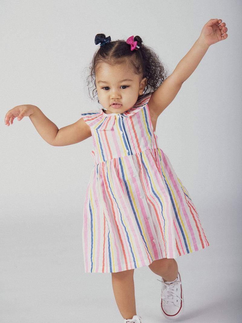 Vestido a rayas multicolores con cuello fruncido para bebé niña