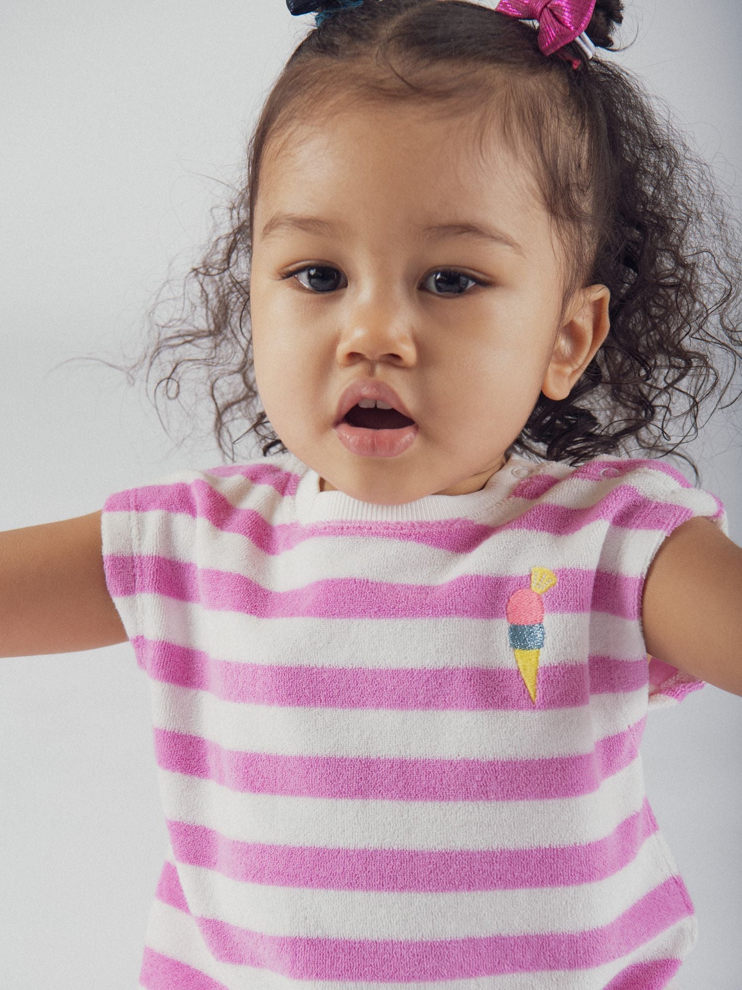 Ensemble rayé rose et blanc pour bébé fille