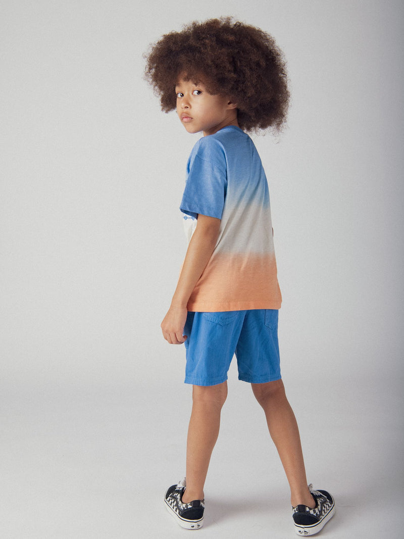 Bermuda azul con bolsillos para niños