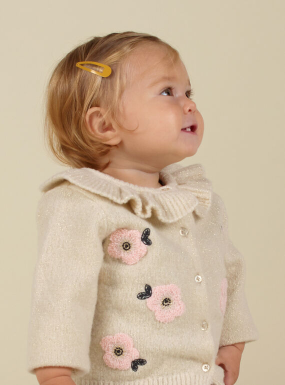 Cárdigan de punto de color crudo con volantes y flores para bebé niña MIHICAR1 / 21WG09U1CAR003