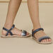 Sandalias de color azul marino para niña