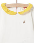 Camiseta de color crudo con cuello avolantado amarillo mimosa para bebé niña NIJOBRA1 / 22SG0974BRA001