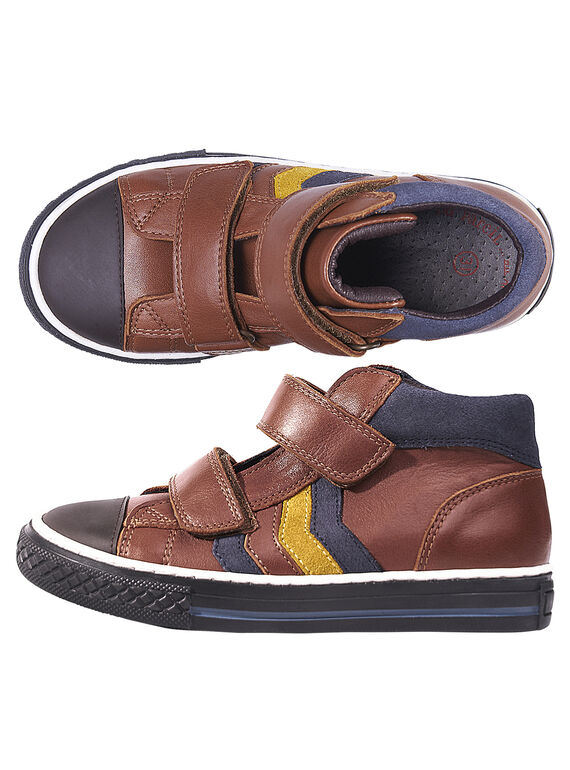 Zapatillas de piel de color camel para niño GGBASNEHIL / 19WK36IFD3F804