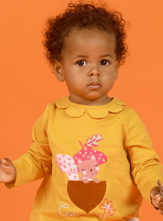 Camiseta color azafrán con cuello de pétalos para bebé niña MISAUBRA / 21WG09P1TML109